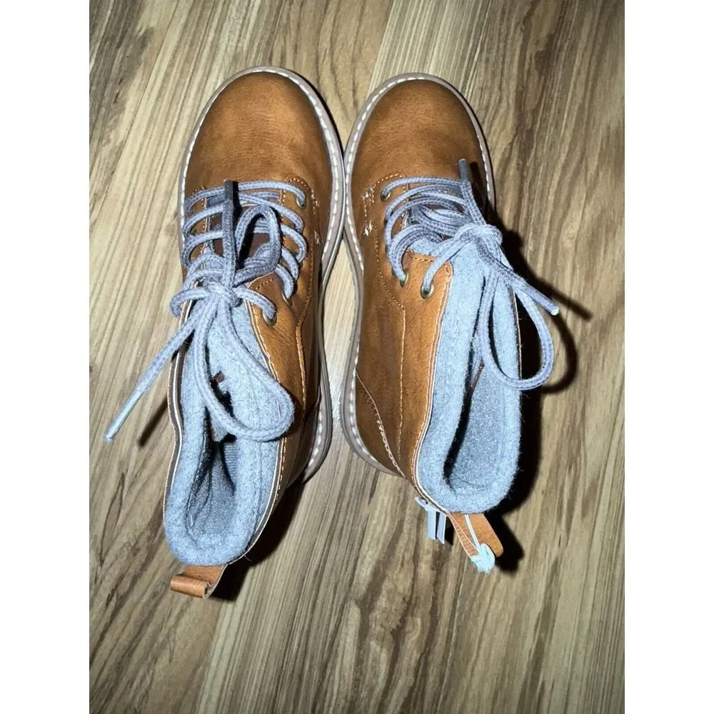 Old Navy NEW Little Boys Sz 1Y 1 Youth PU Hiking Boots Tan Gray‎ Laces